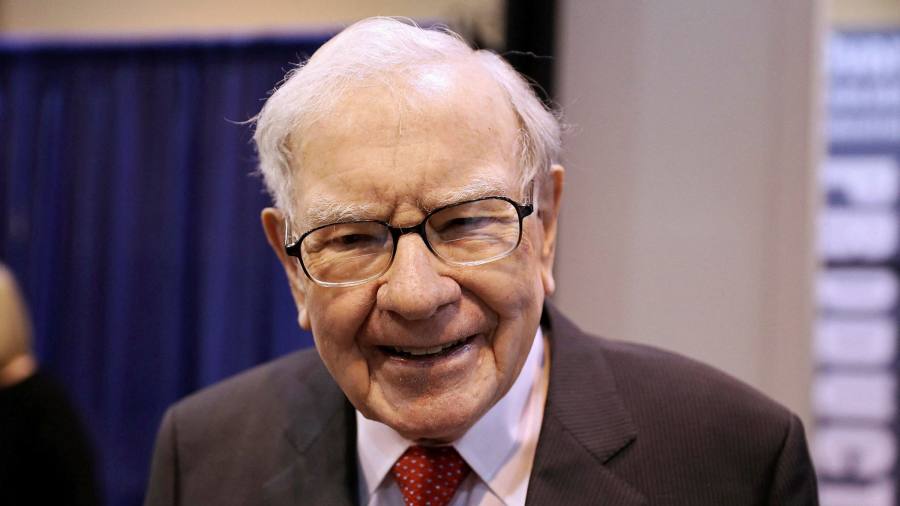 Las ganancias de Berkshire Hathaway se disparan, pero Warren Buffett lamenta la falta de buenos acuerdos