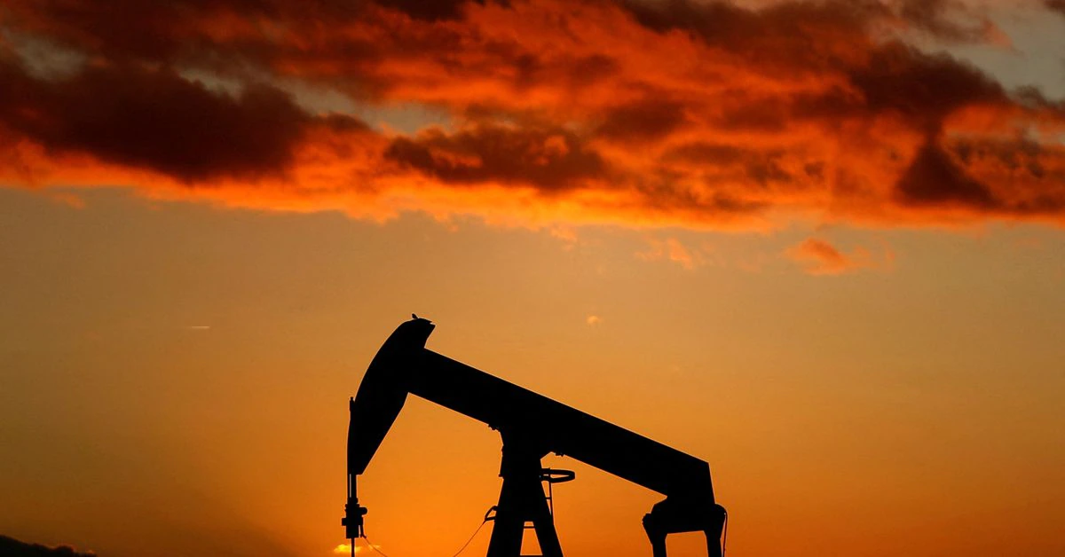 El petróleo sube mientras el mercado ajustado mira hacia la diplomacia occidental de Rusia