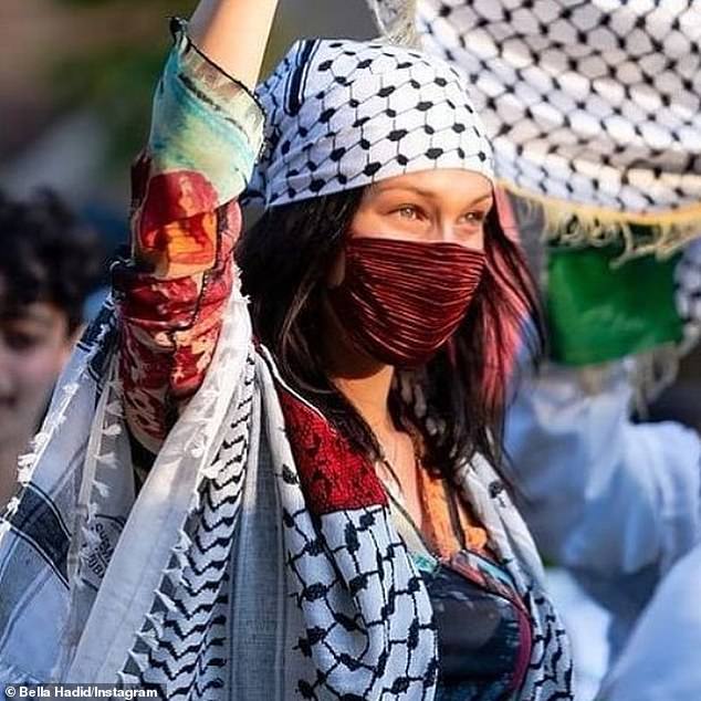 El activismo viene de familia: Bella Hadid y su familia han apoyado durante mucho tiempo las causas pro-palestinas.  Su padre, Muhammad, pasó la mayor parte de su juventud como refugiado.