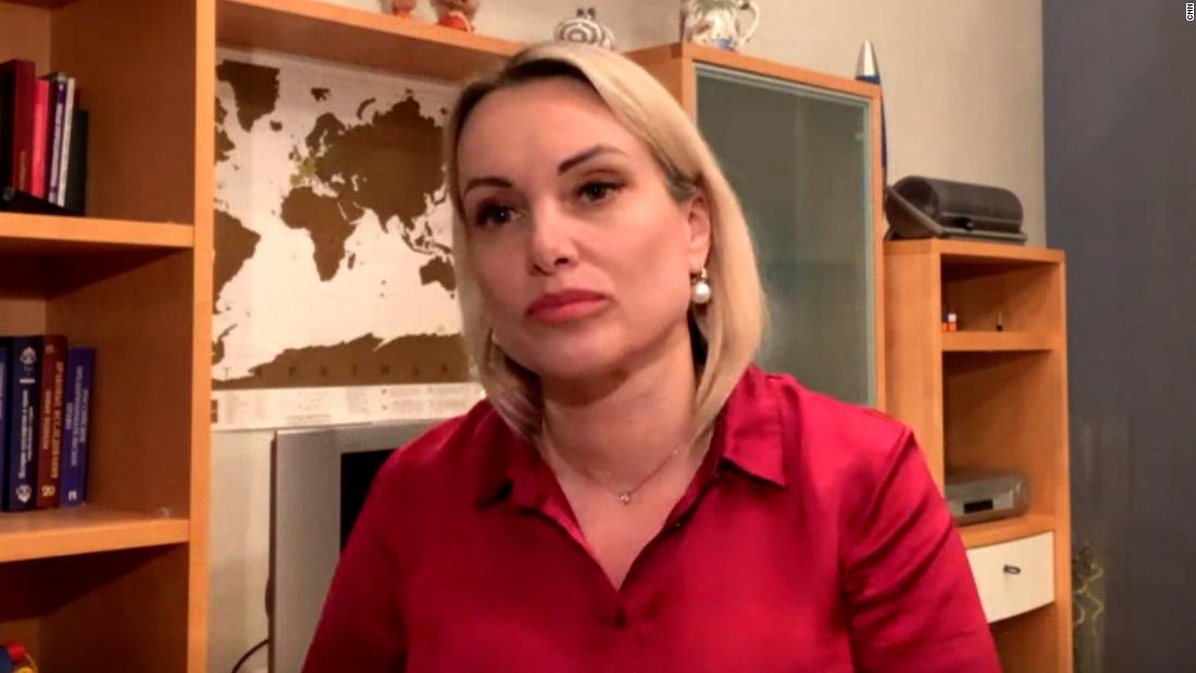 Marina Ovsyannikova: periodista de la televisión estatal rusa dice que es "imposible permanecer en silencio"