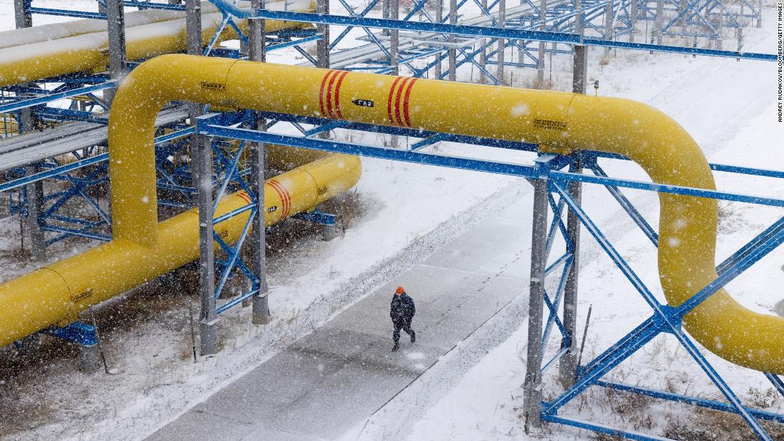 Putin quiere que los países "antipáticos" paguen el gas ruso en rublos