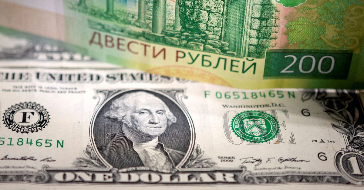 El aumento del rublo ruso desde nuevos mínimos, la calificación disminuye pesa