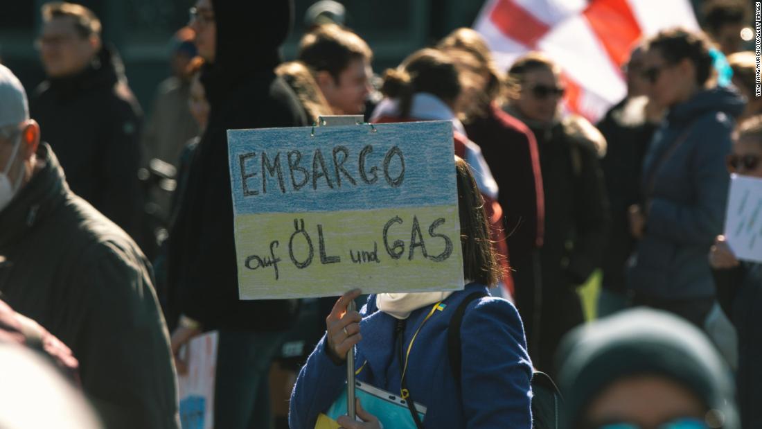 Europa habla de unirse al embargo petrolero ruso