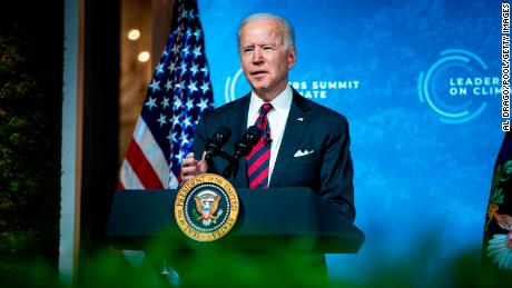 Biden advierte a los líderes empresariales que no se preparen para los ciberataques rusos