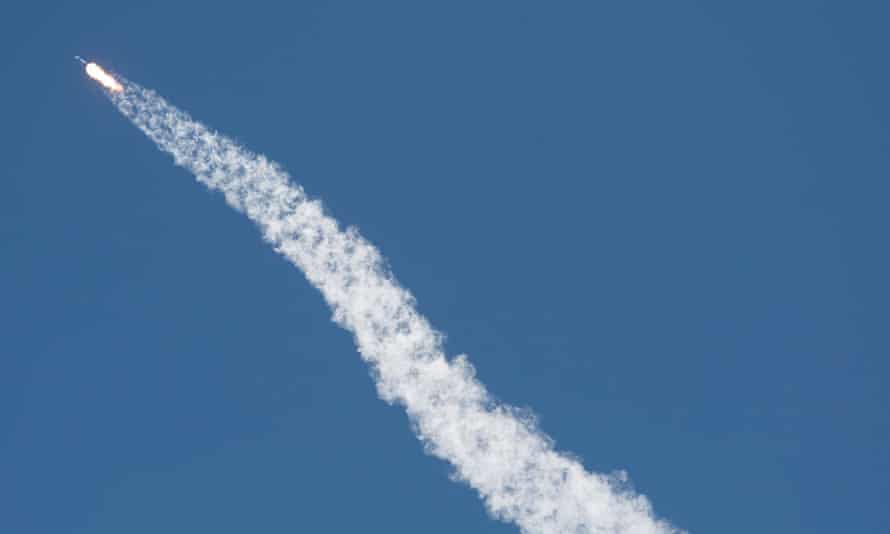 Un misil SpaceX en vuelo