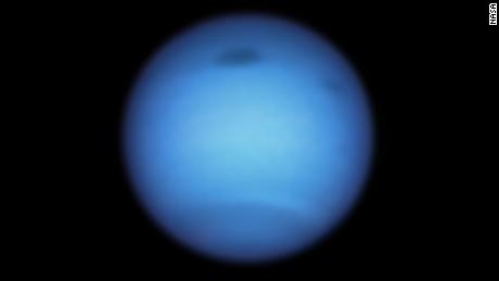 Hubble observa una gran tormenta en el camino inverso de Neptuno