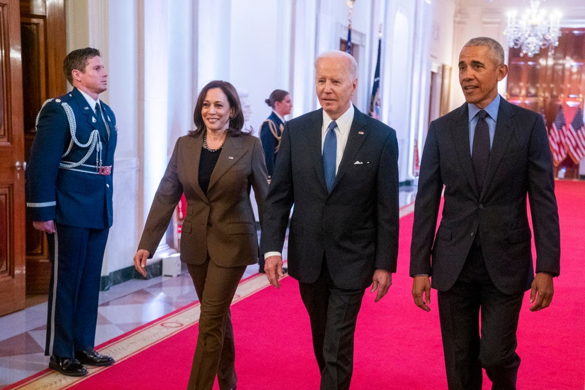 Noticias de Biden hoy: el presidente bromea sobre los 'buenos viejos tiempos' con Obama mientras detiene la deuda de préstamos estudiantiles por sexta vez