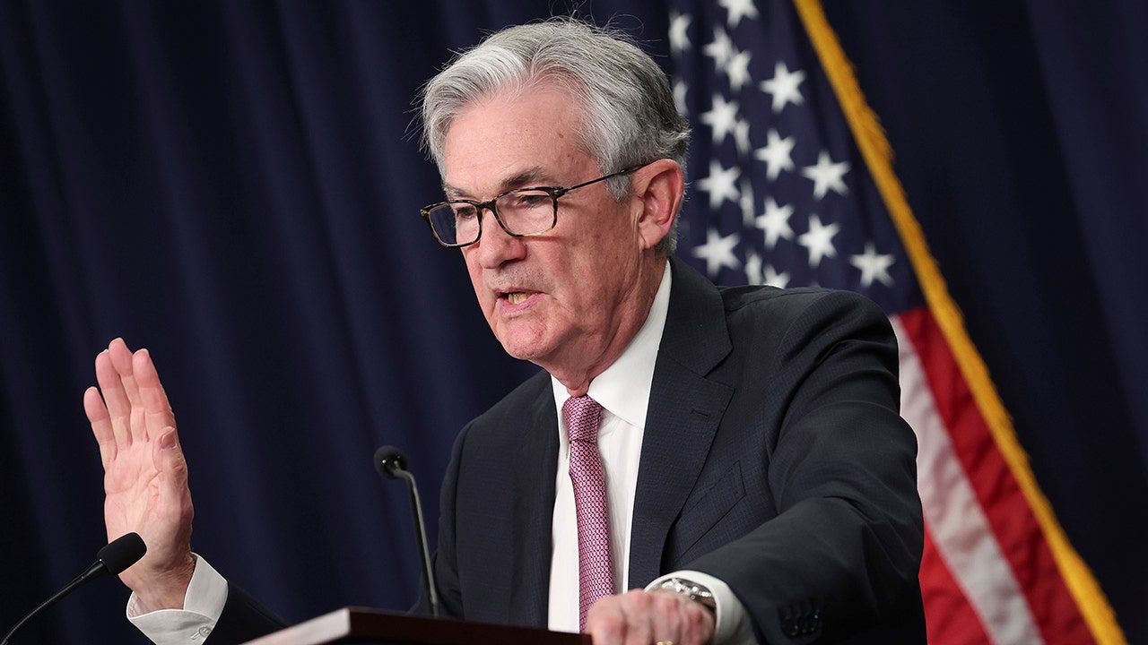La Fed Powell disipa los temores de recesión al negarse a subir las tasas de interés en 75 puntos básicos