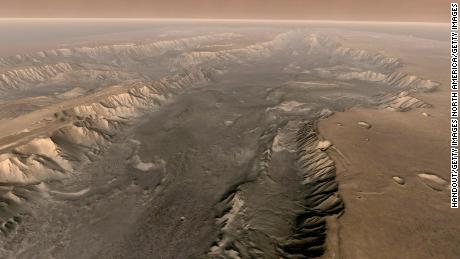 & # 39;  grandes cantidades de agua & # 39 ;  Encontrado en Marte & # 39;  Gran versión del Gran Cañón