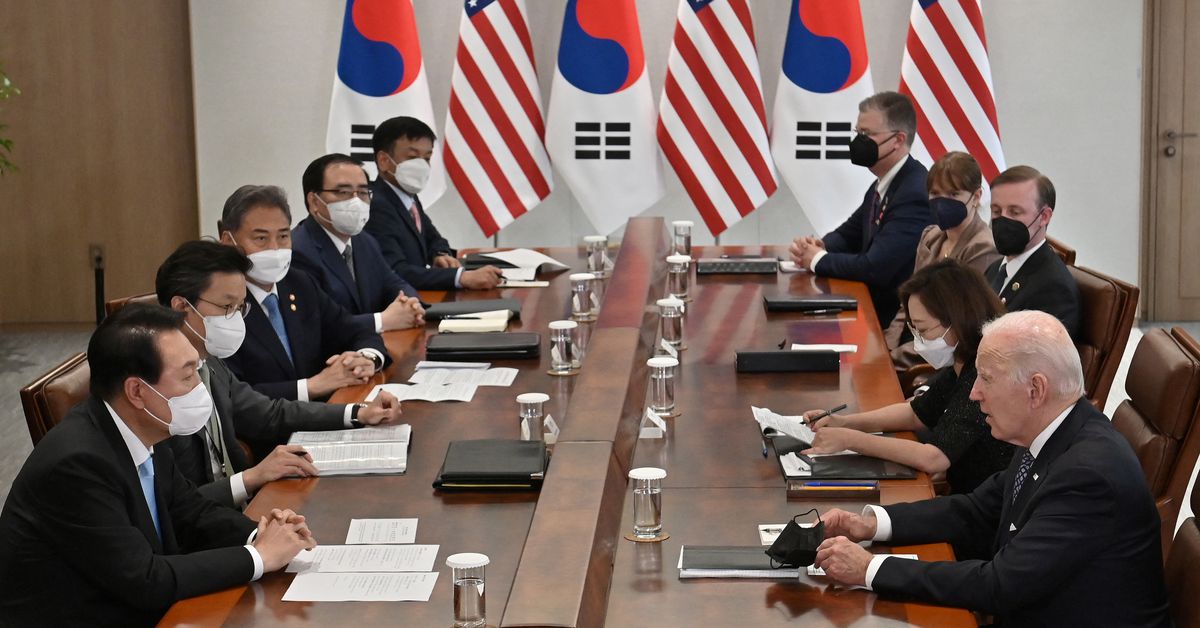 Biden y Yoon prometen disuadir a Corea del Norte y proporcionar ayuda para combatir el virus Corona