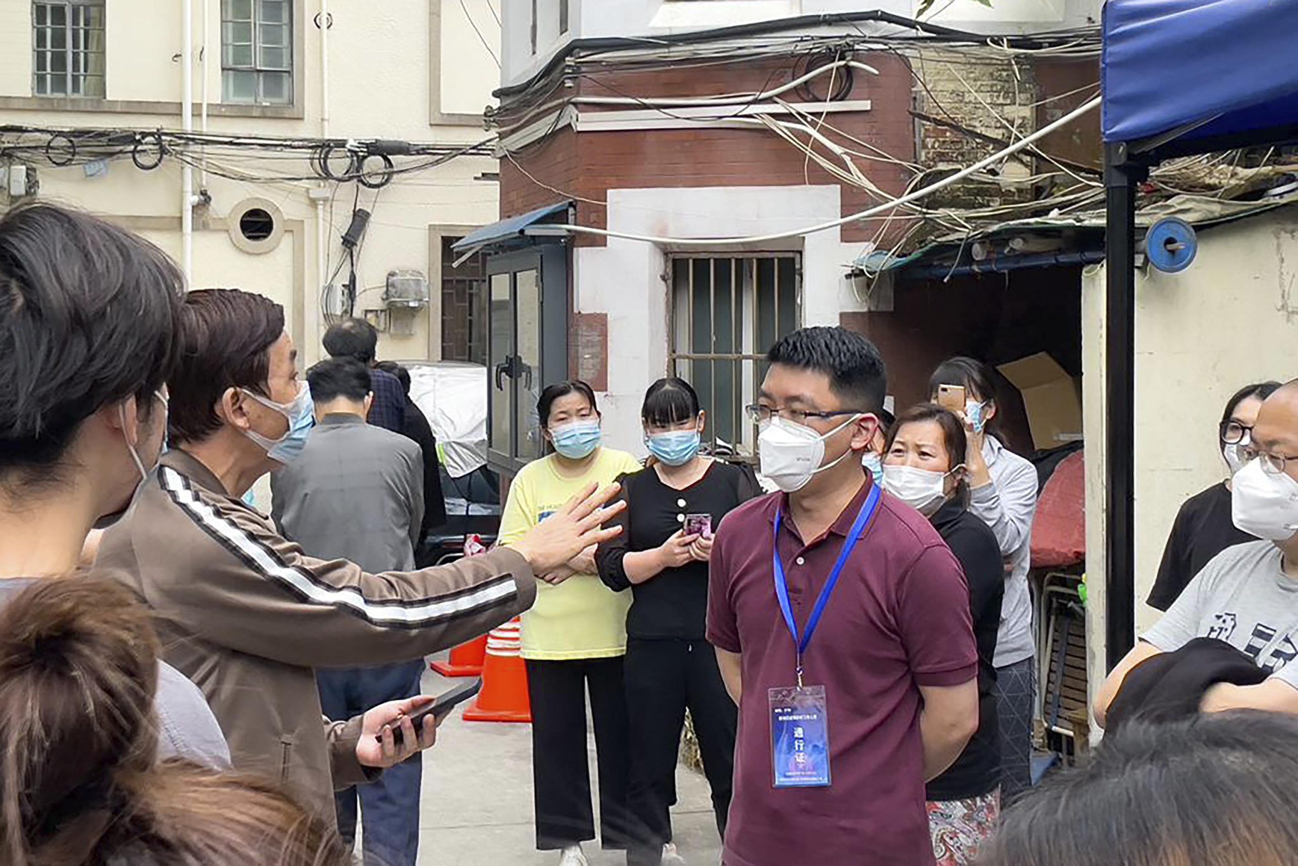Cierre de Shanghái: los residentes exigen la liberación, algunos la obtienen