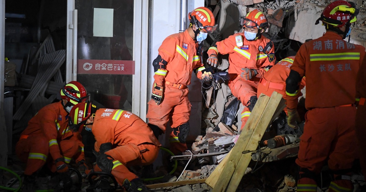 Dos personas mueren tras el derrumbe de un edificio en el centro de China |  Noticias