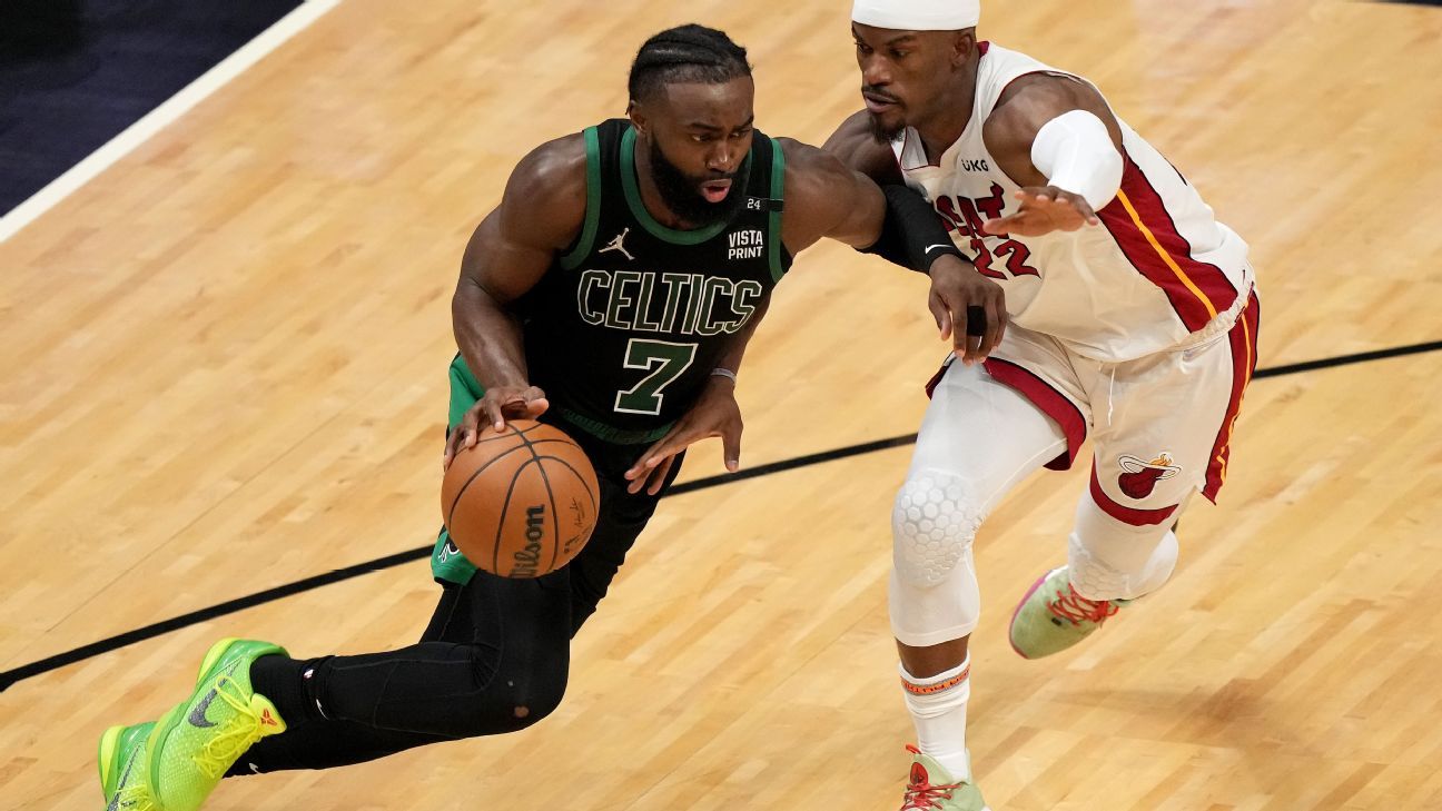 Jaylen Brown lidera el cambio de los Celtics en la segunda mitad cuando Boston venció a Miami Heat al borde de la clasificación para las Finales de la NBA