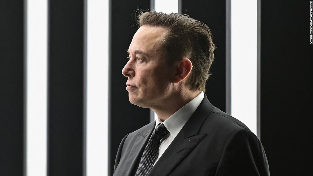 Elon Musk les dice a los empleados de Tesla: Vuelvan a la oficina, o de lo contrario