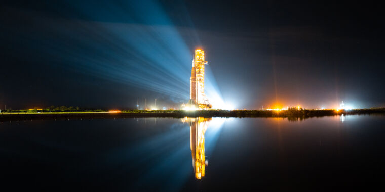 La NASA cuenta atrás 29 segundos desde el lanzamiento del gran cohete SLS