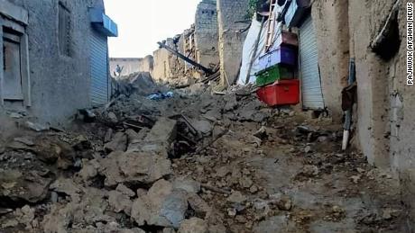 El terremoto se produjo a la 1:24 am, 46 km al suroeste de la ciudad de Khost.