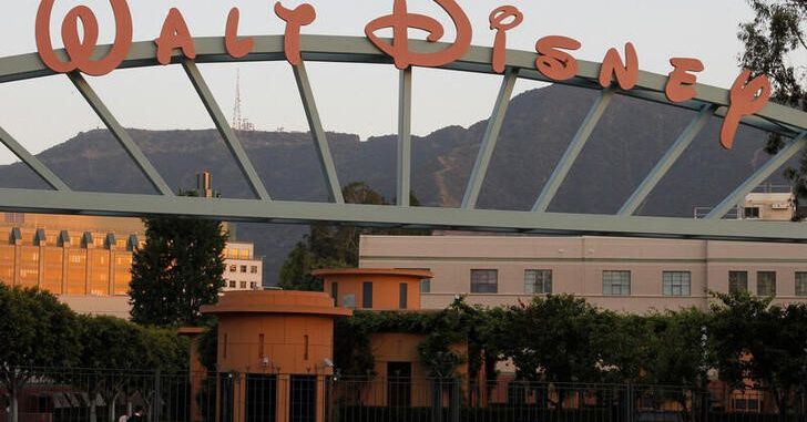 Disney y otras compañías de EE. UU. ofrecen beneficios de viaje para el aborto después de que la Corte Suprema dictaminó Rowe
