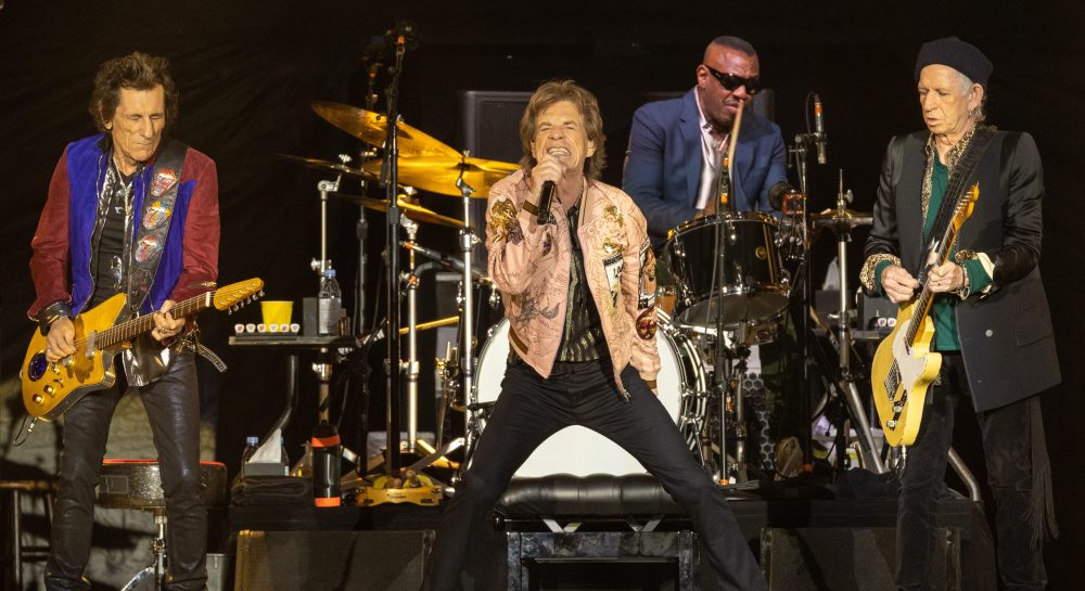 Los Rolling Stones hacen 'fuera de tiempo' en directo por primera vez para abrir el Euro Tour