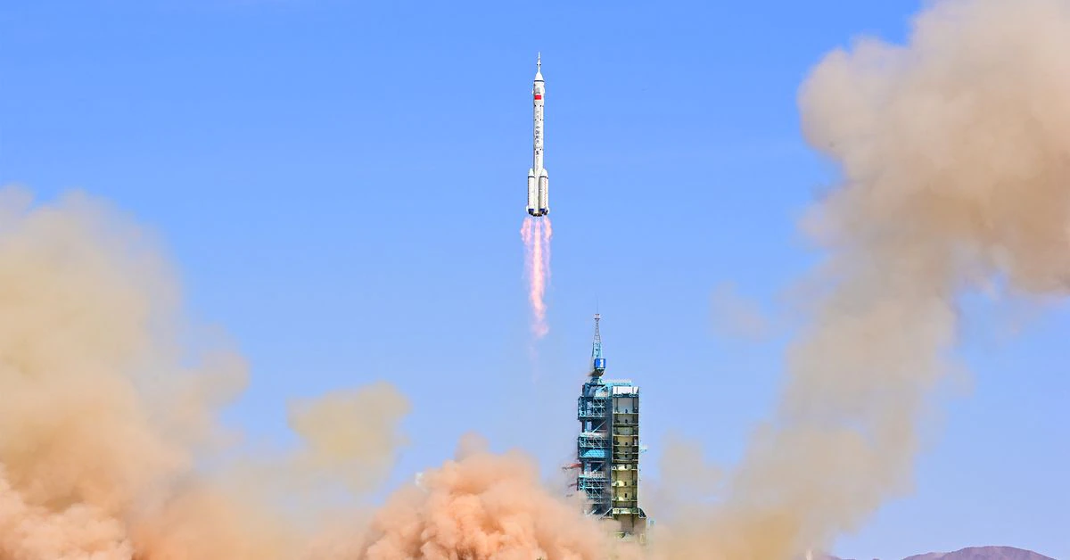 Los astronautas chinos despegan hacia la estación espacial mientras la construcción avanza a toda velocidad