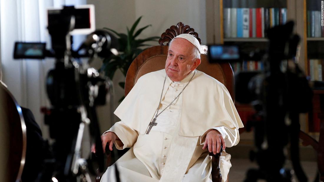 Papa Francisco visita Canadá para disculparse por abuso de indígenas en internados católicos