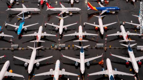 Boeing retrasa su último avión a medida que aumentan las pérdidas