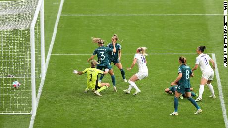 Kelly anotó el gol ganador del Campeonato de Europa de Inglaterra en la final contra Alemania en el estadio de Wembley el 31 de julio.