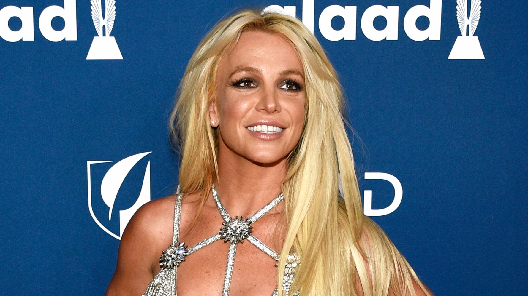 Britney Spears revela voces crudas en nueva versión de 'Baby One More Time'