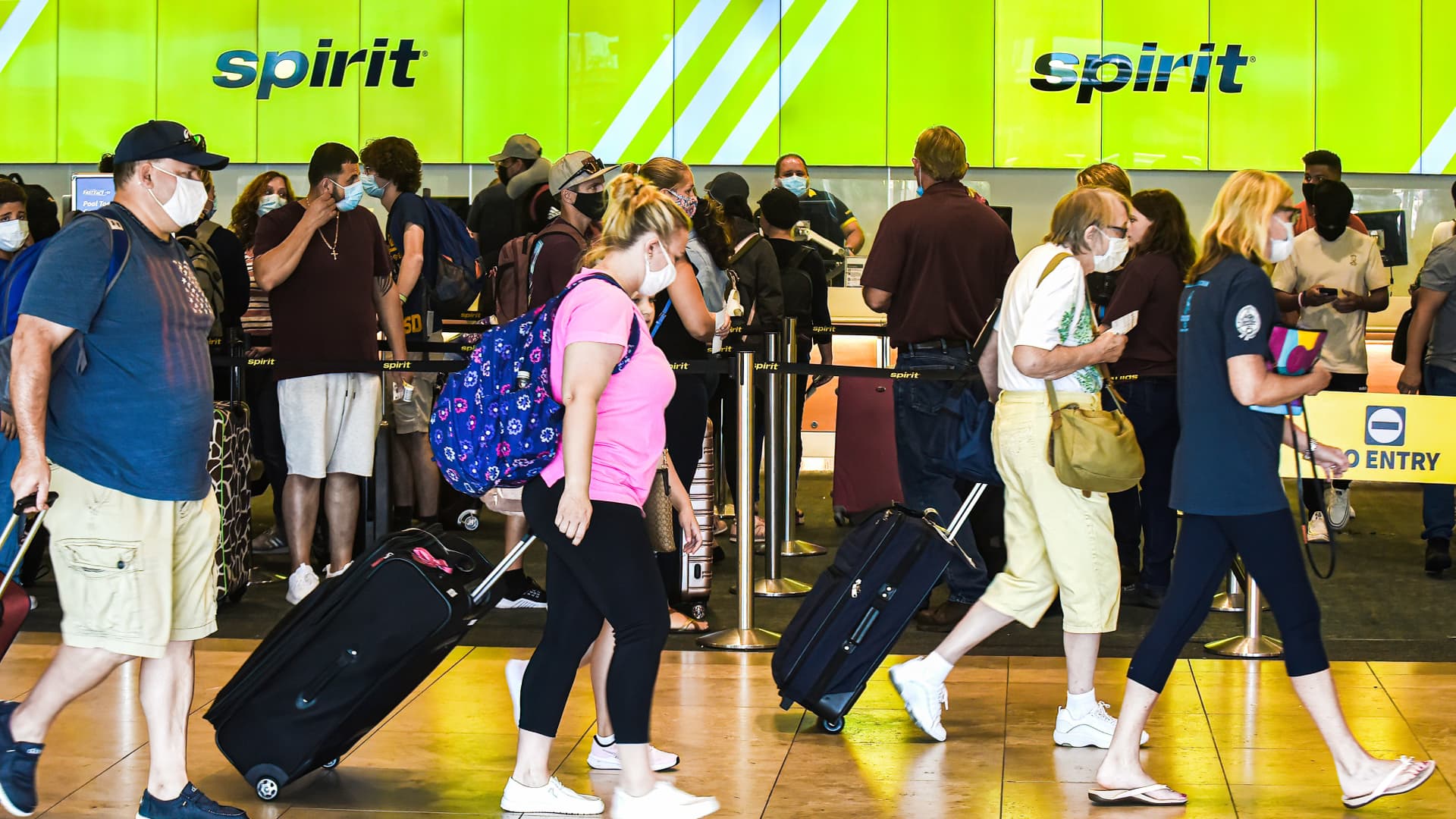 Cómo la adquisición de Spirit por parte de JetBlue podría cambiar los viajes aéreos