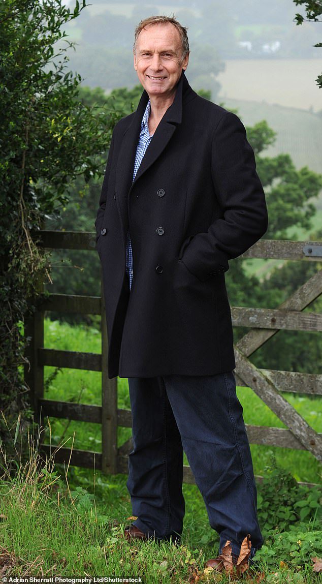 Evans fue fotografiado en su casa en Totnes, Devon, en septiembre de 2010.
