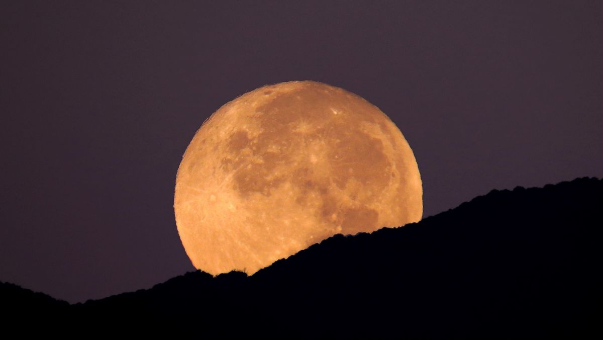 La última superluna de 2023 sale el 11 de agosto: mírala en vivo en línea