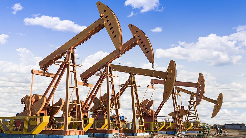 Las acciones de los productores de petróleo de esquisto caen: Devon, Diamondback ganan estimaciones