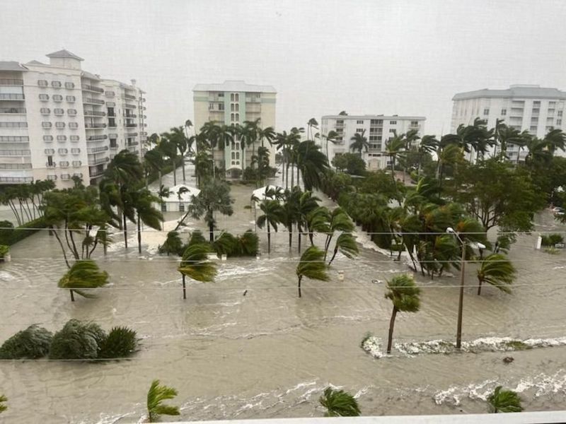 Los residentes de Florida se enfrentan a la devastación cuando Ian golpea Florida