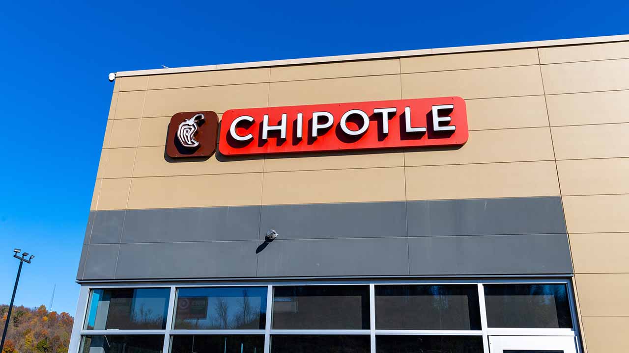 Chipotle pone fin a 'hackeo' que permitía a clientes pedir $3 de burritos