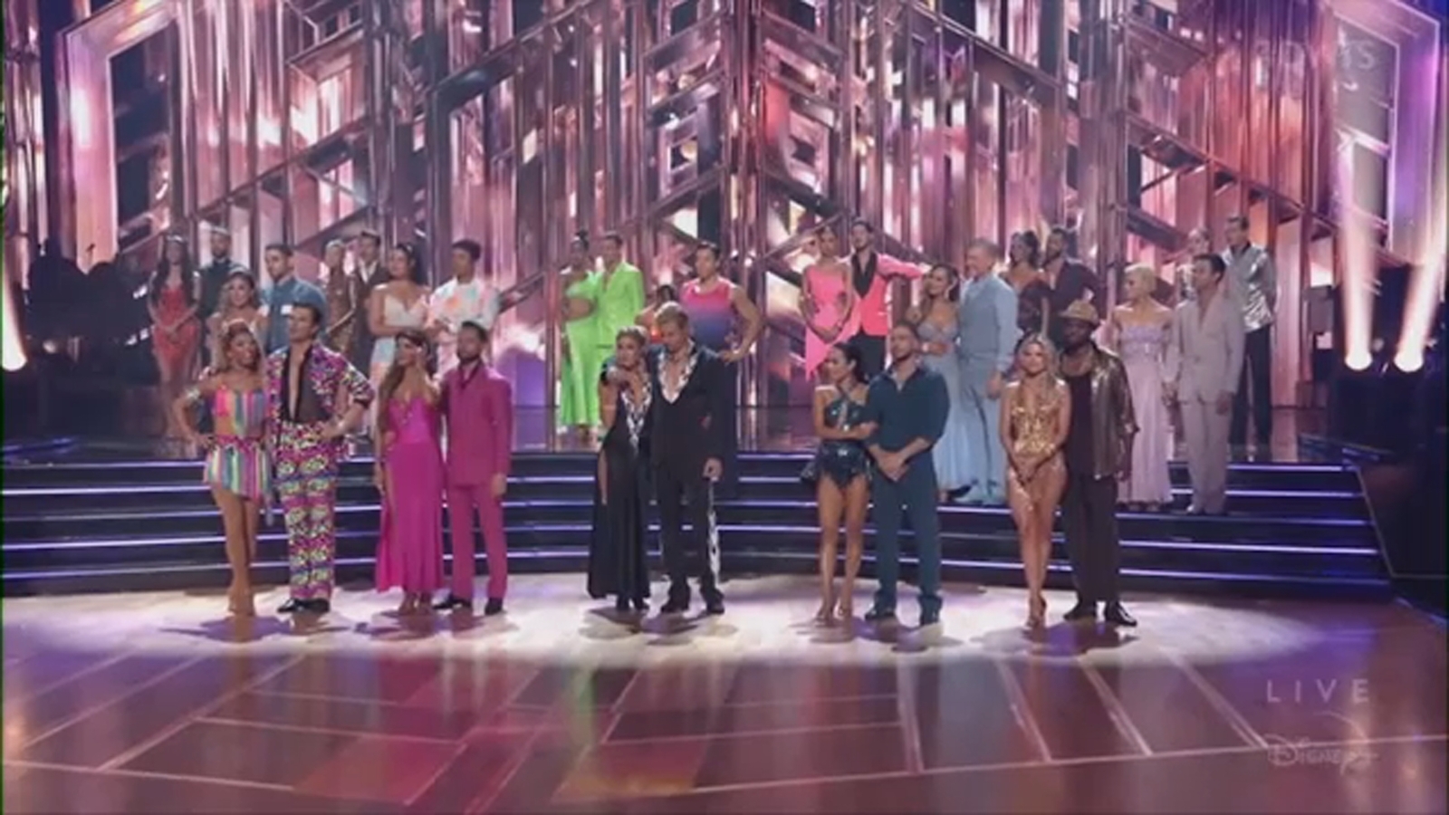 'Dancing With the Stars': 16 parejas actúan para la temporada 31 por primera vez en Disney Plus.  ¿Quién sobrevivió y quién fue eliminado?