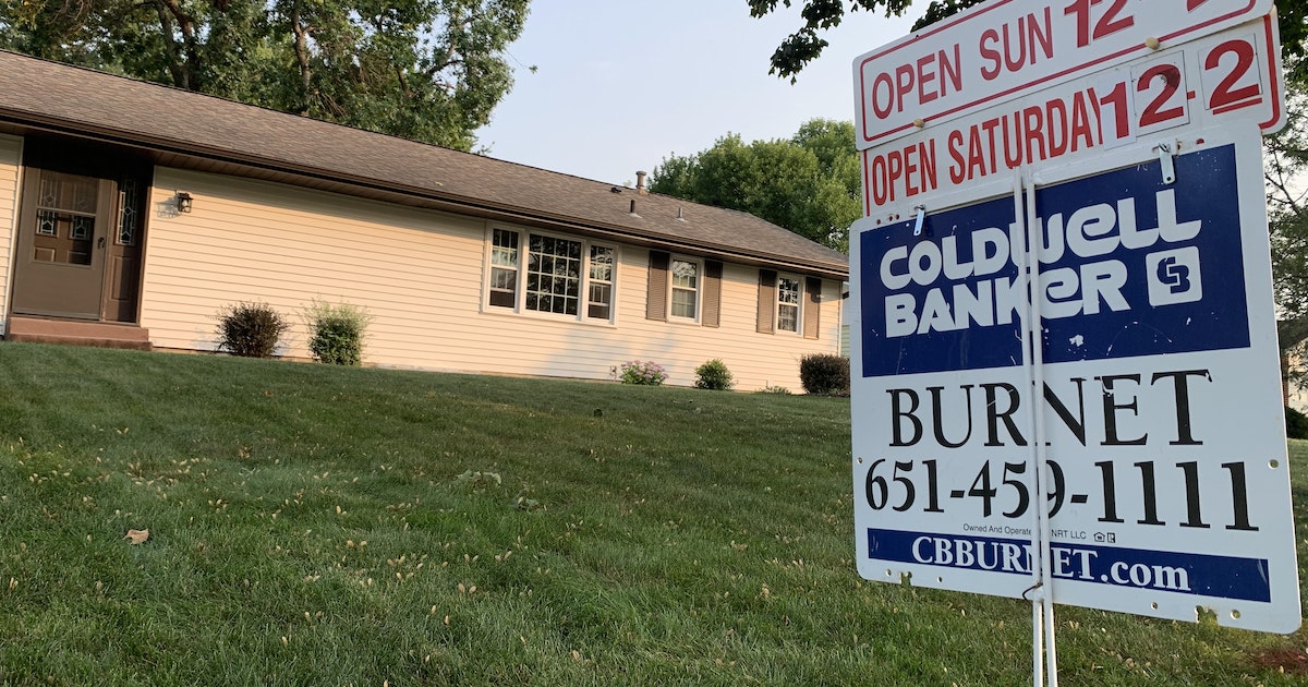 En todo Minnesota, las altas tasas hipotecarias están afectando las ventas y listados de viviendas