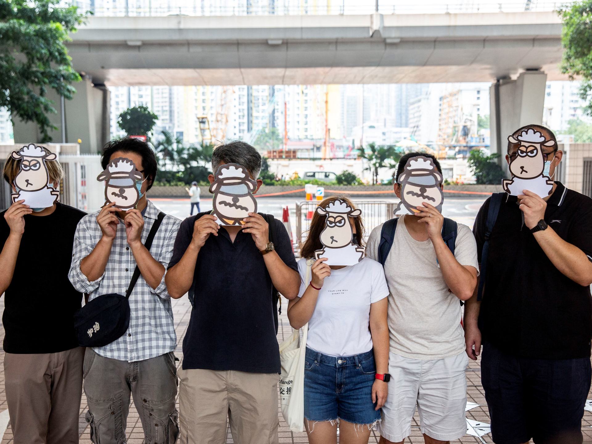 La corte de Hong Kong encuentra a cinco culpables de sedición por libros de ovejas |  noticias de politica