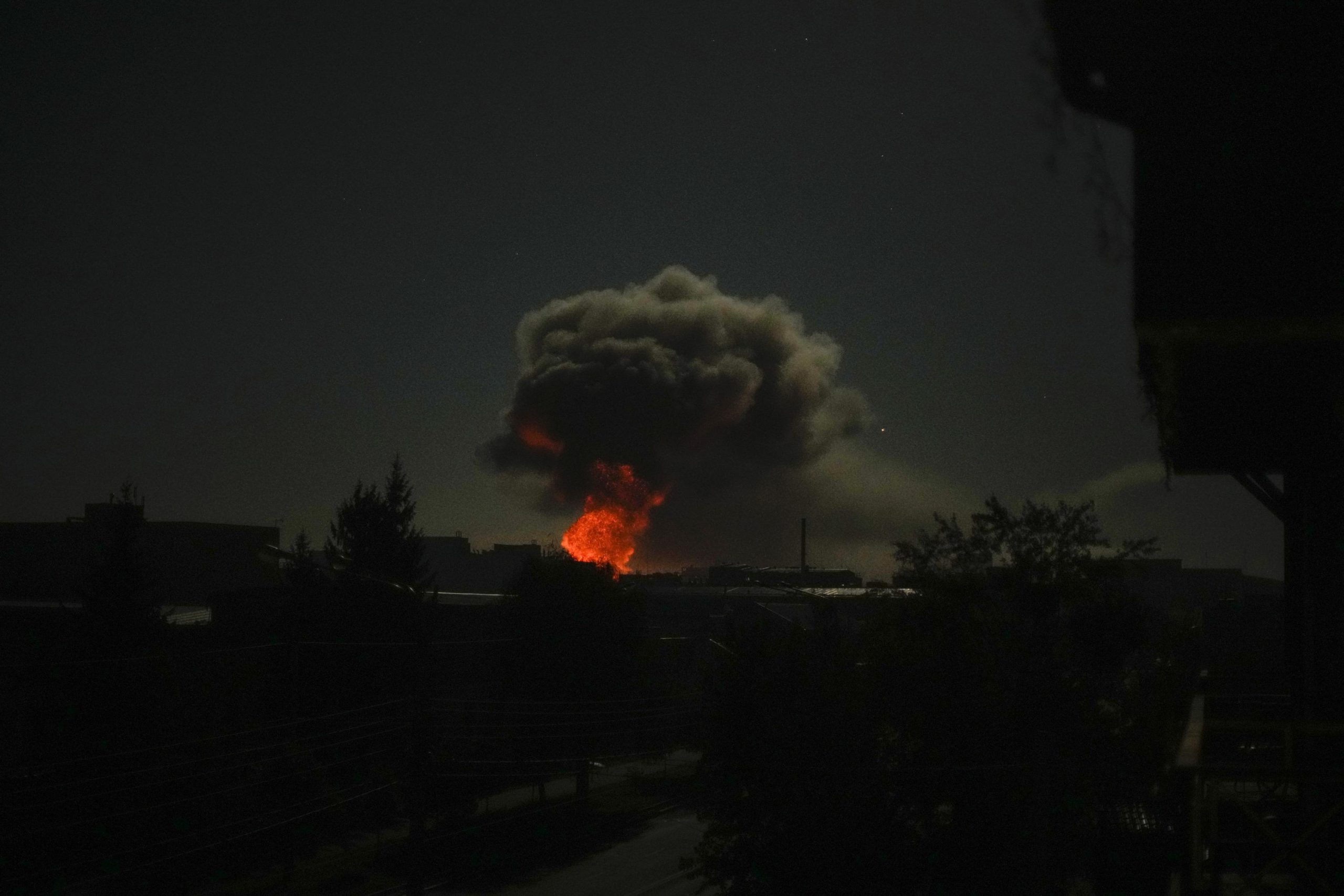 Múltiples explosiones sacuden Kharkiv, este de Ucrania