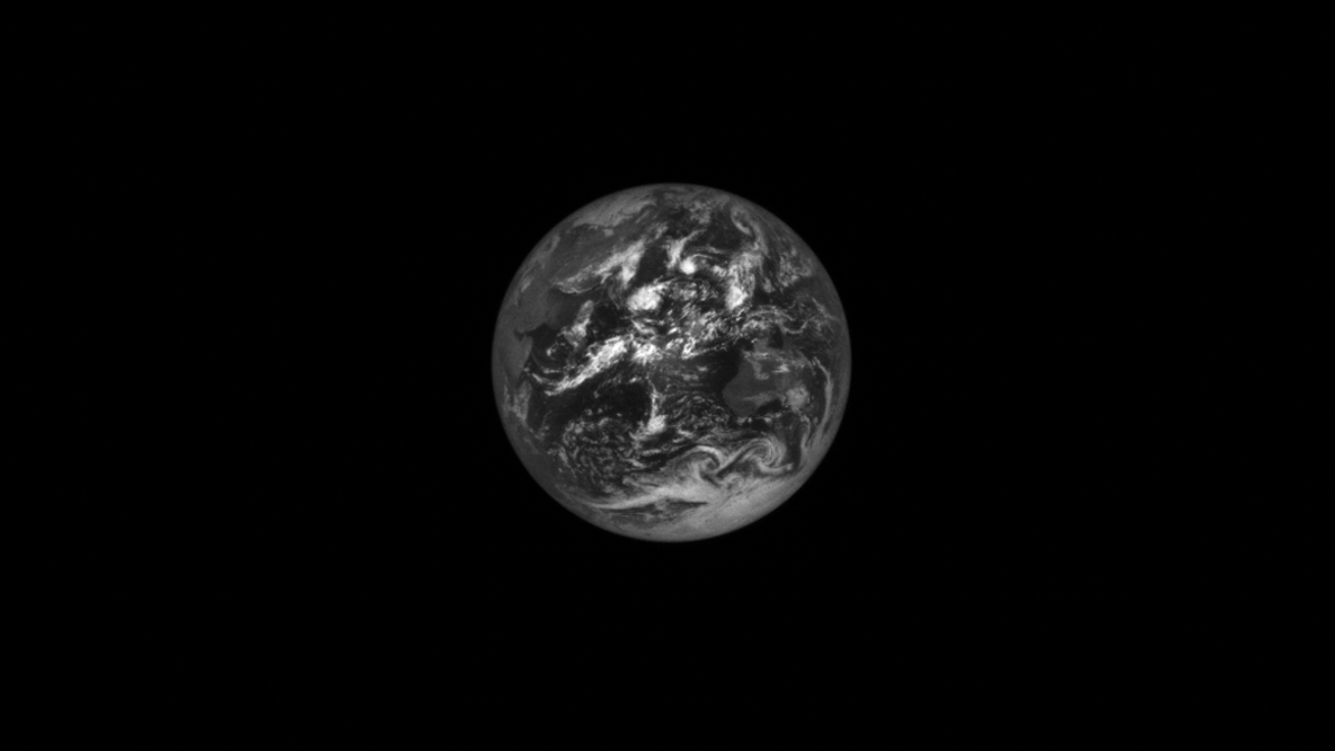 Sonda de la NASA captura imágenes dolorosas de la Tierra y la Luna