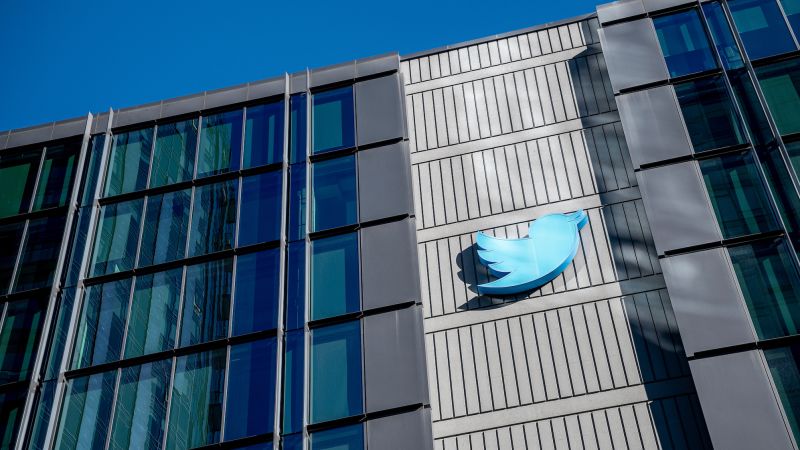 Twitter está subastando productos de la sede central, incluida una figura de pájaro y máquinas de café espresso