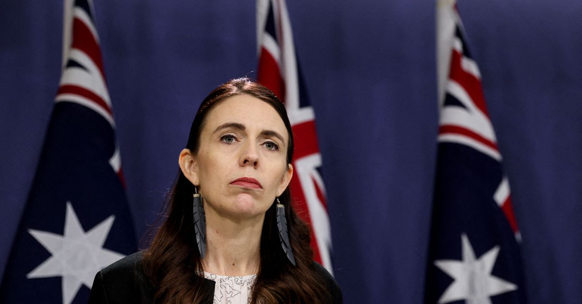 Ardern de Nueva Zelanda ofrece una emotiva despedida en su último día como primera ministra