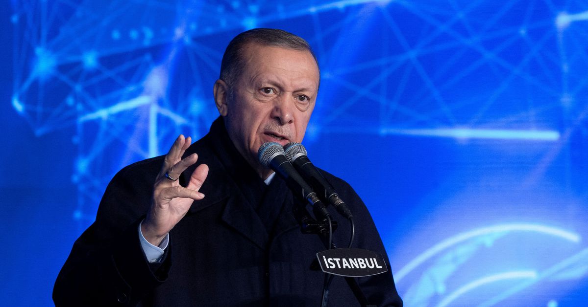 Erdogan dijo que Suecia y Finlandia deberían enviar hasta 130 "terroristas" a Turquía para participar en la OTAN