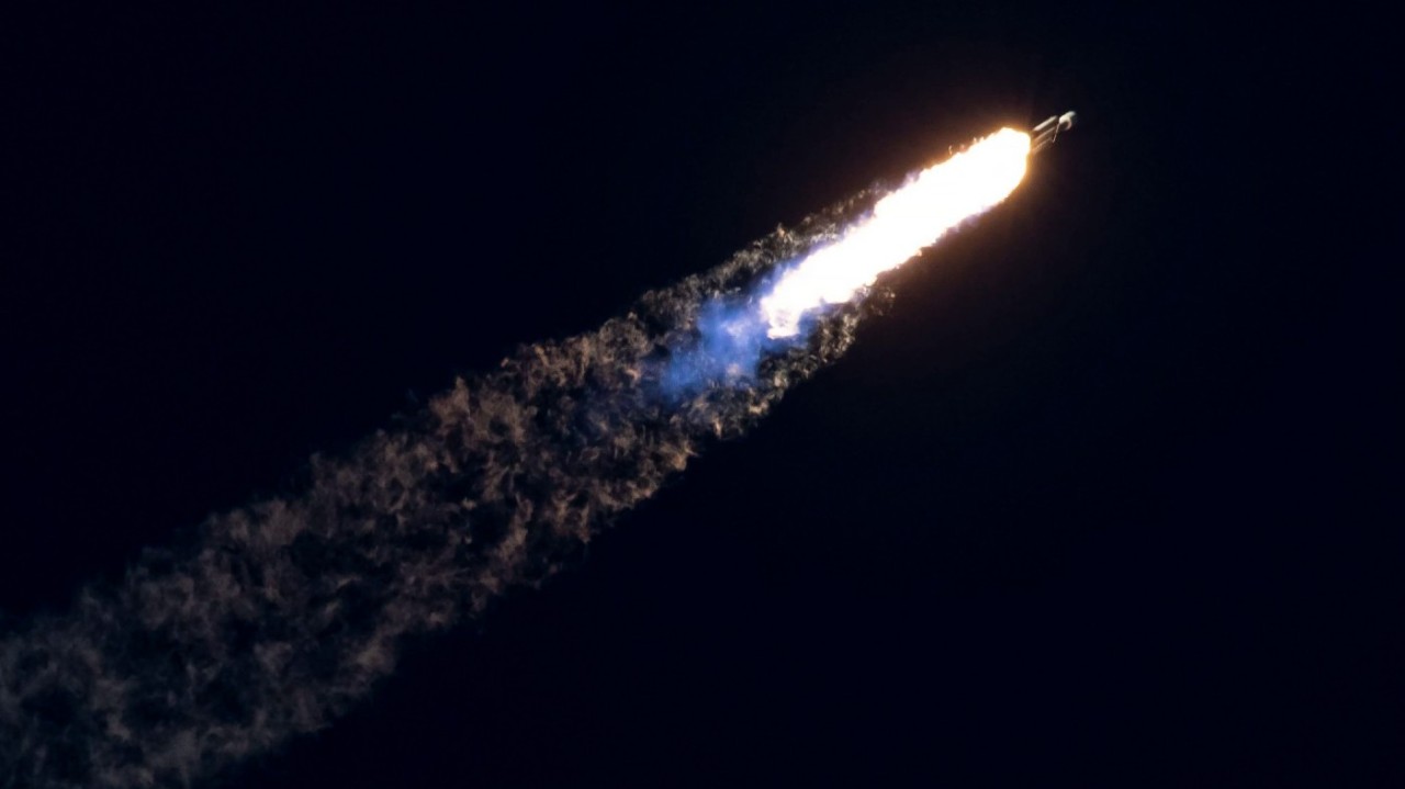 Imágenes de lanzamiento muestran cómo SpaceX recupera sus cohetes
