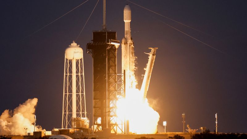 Lanzamiento de Falcon Heavy: el cohete más poderoso de SpaceX vuelve a volar
