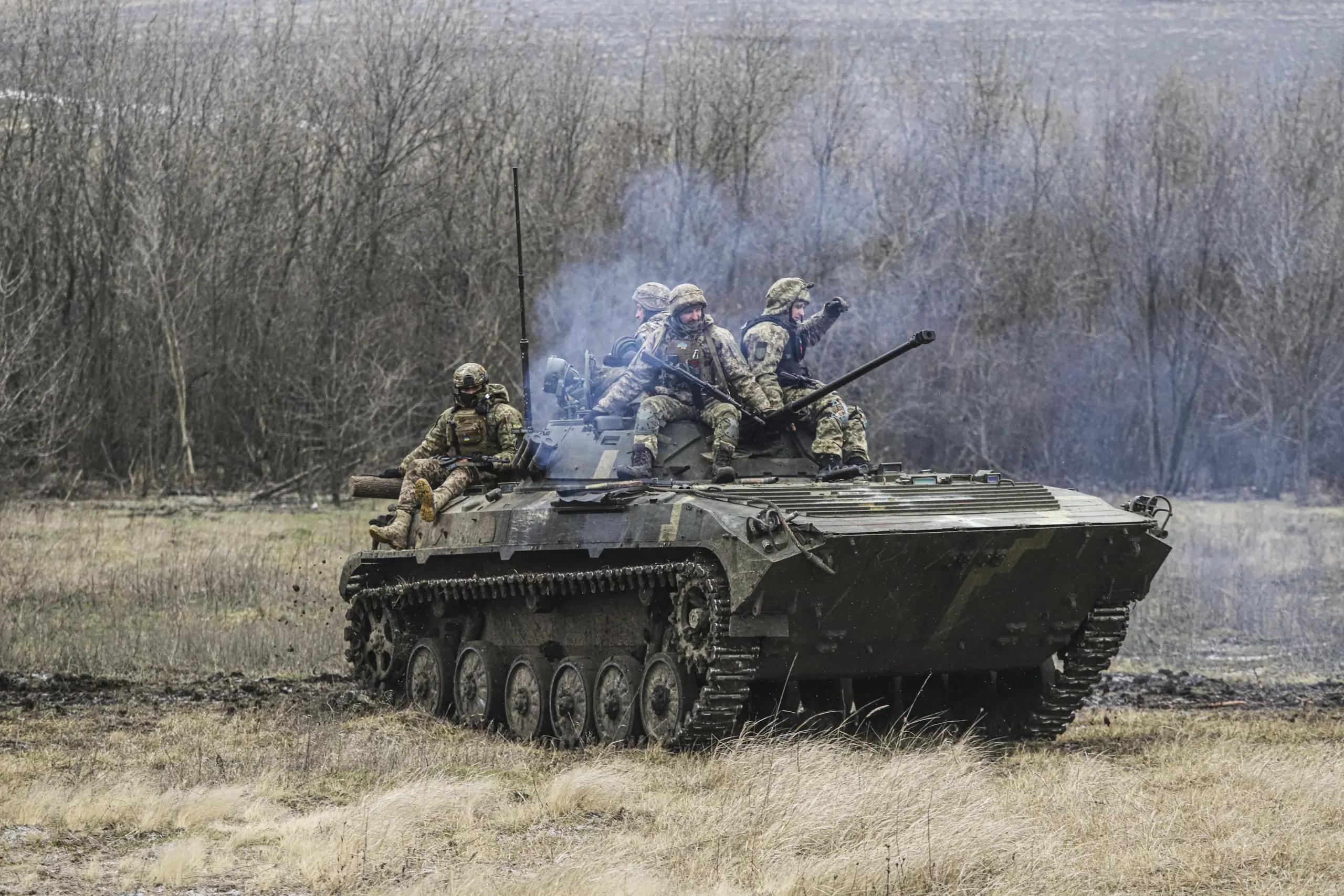 Las fuerzas ucranianas se retiran de la ciudad de Donbass después de un ataque