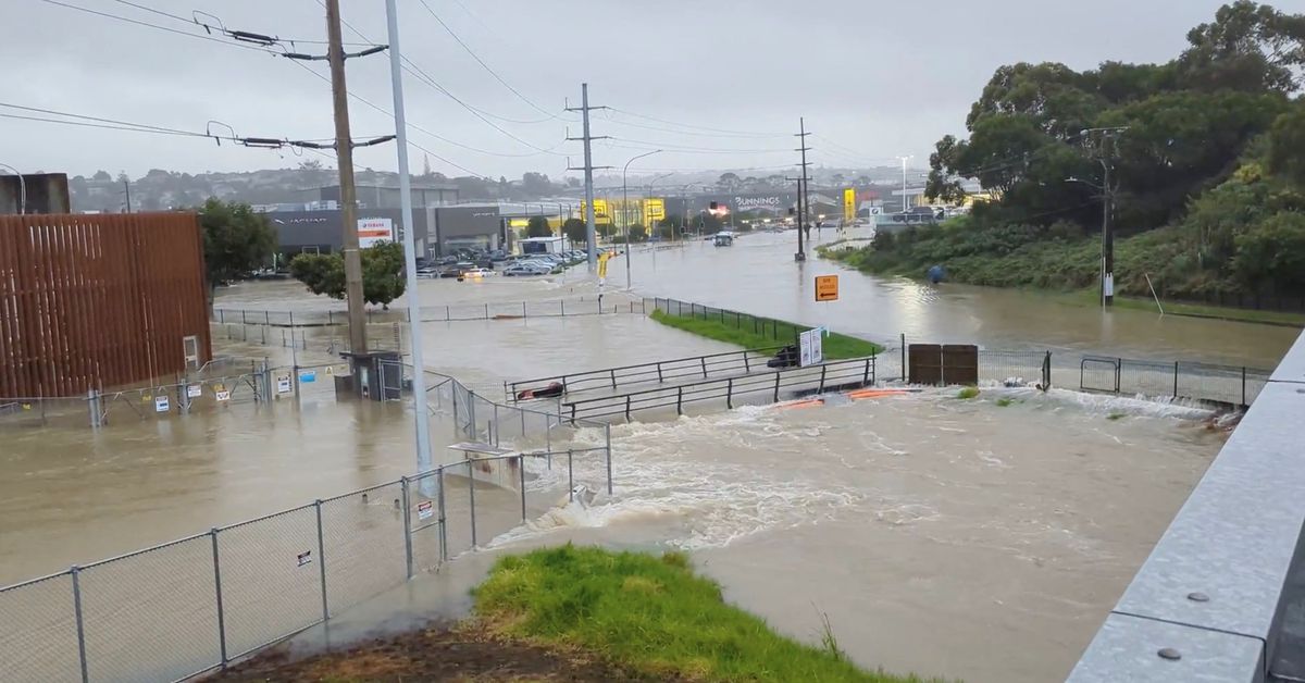 Nueva Zelanda calcula el costo de las inundaciones de Auckland y se esperan más lluvias
