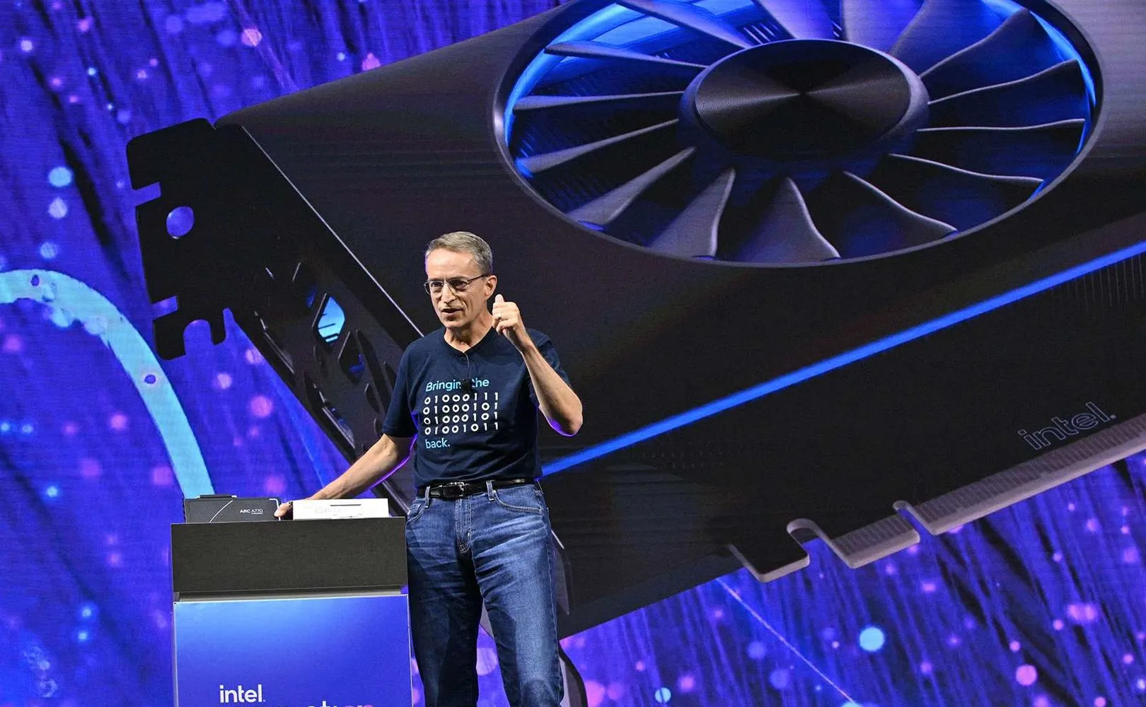 Intel Hopes To Regain Market Share From AMD This Year But Market Watchers Aren't Sure How 1