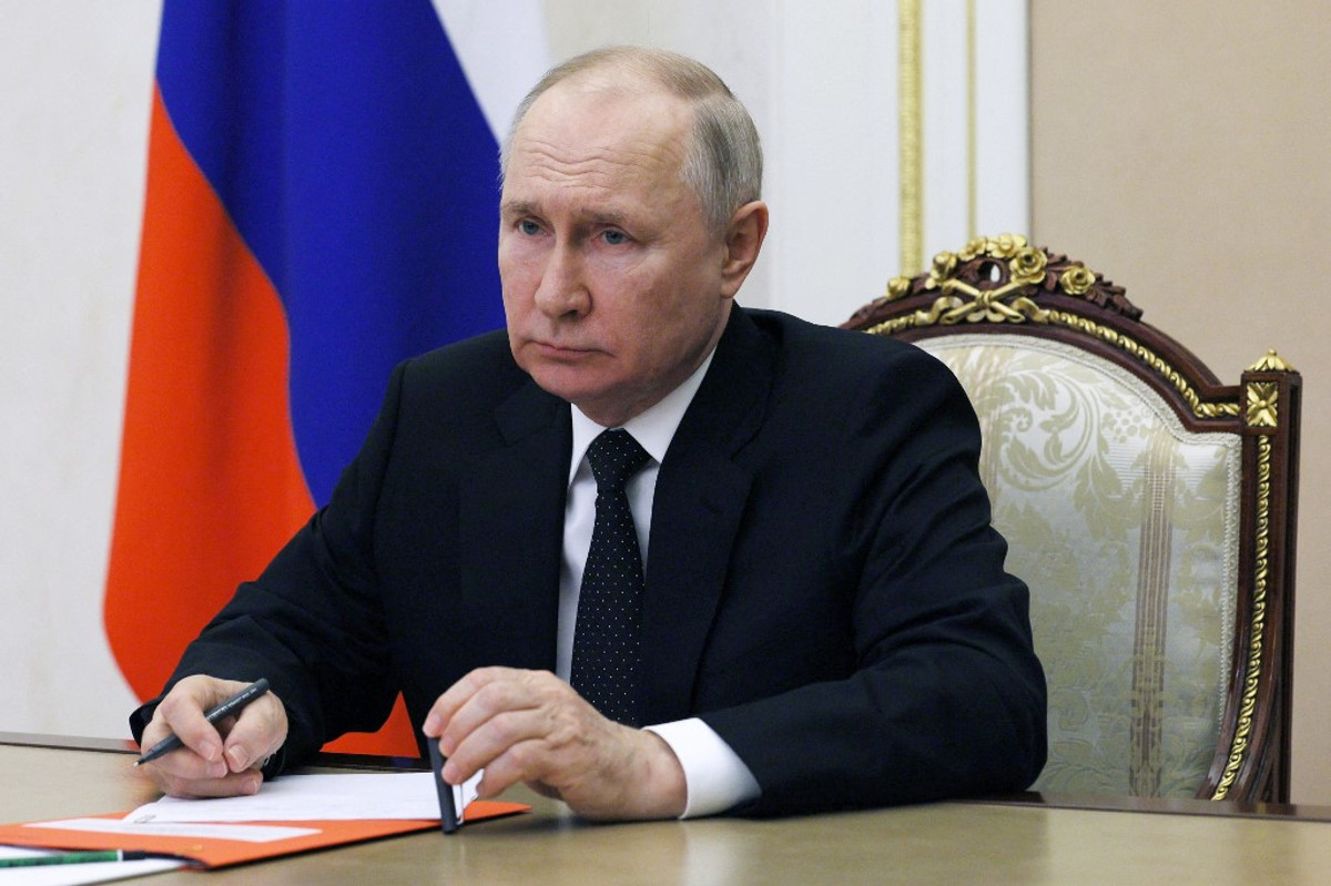 El Kremlin es "sórdido" y Putin es desinformación y "placebo"