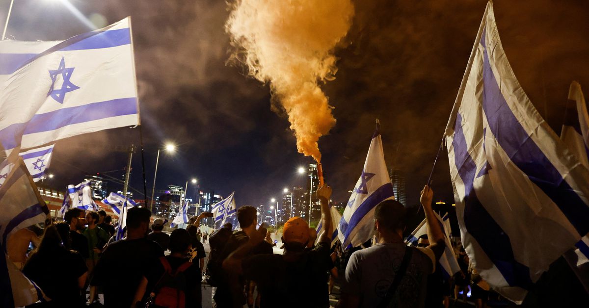 Miles se manifiestan, los reservistas israelíes intensifican su protesta contra el cambio judicial