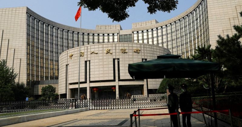 China está sorprendida por un modesto recorte de la tasa de interés en medio de los crecientes riesgos del yuan
