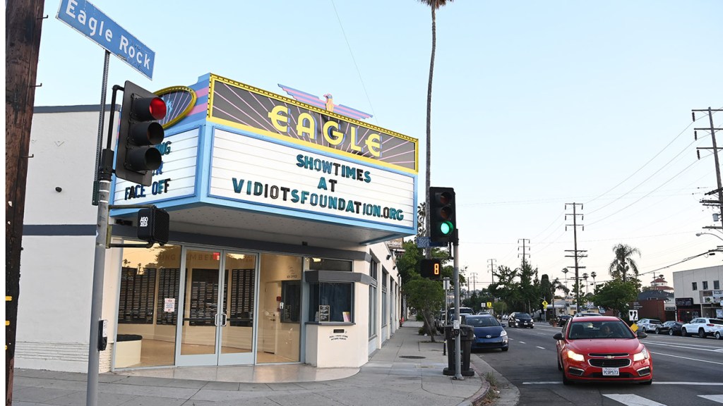 Los Ángeles ve el regreso de las salas de cine con una avalancha de inauguraciones y renovaciones - The Hollywood Reporter
